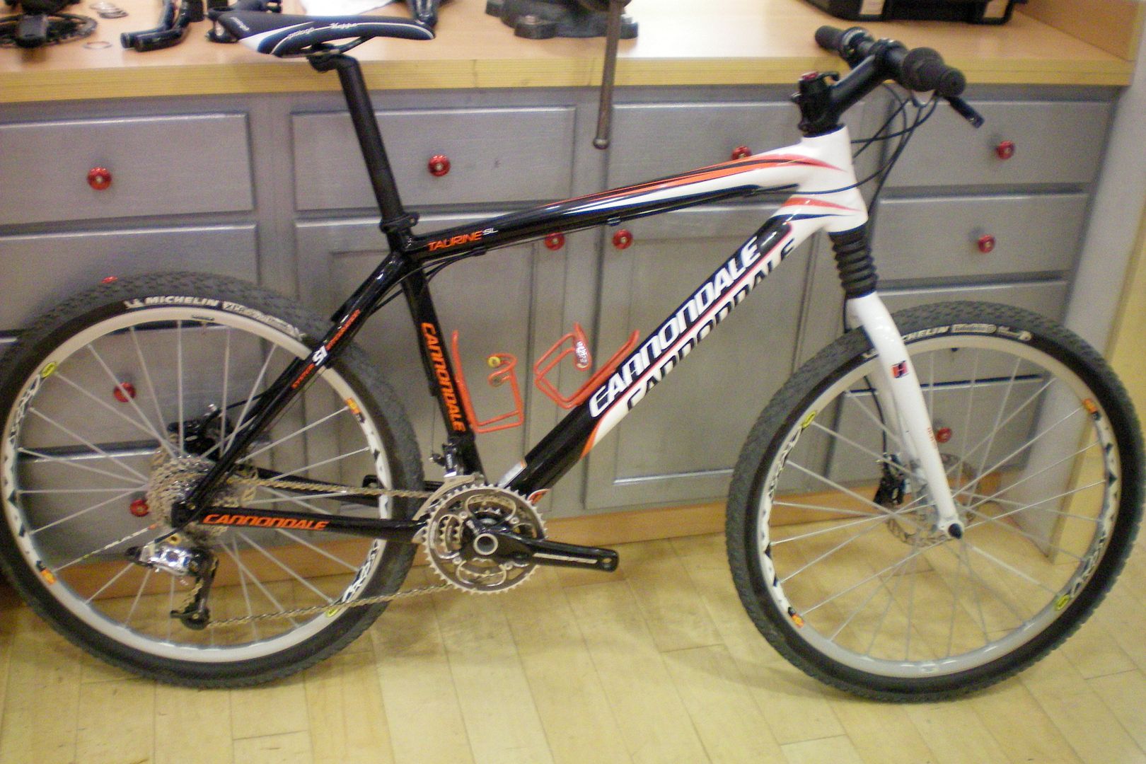 cannondale taurine carbon 26